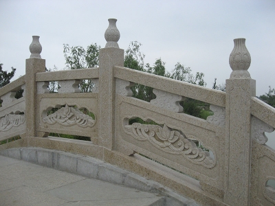 臺(tái)階黃銹石石護(hù)欄